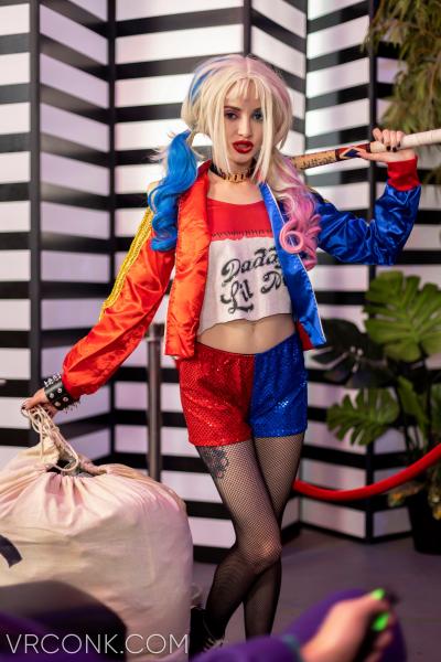 Slutty Emancipation of One Harley Quinn cosplay 4k vr xxx scene