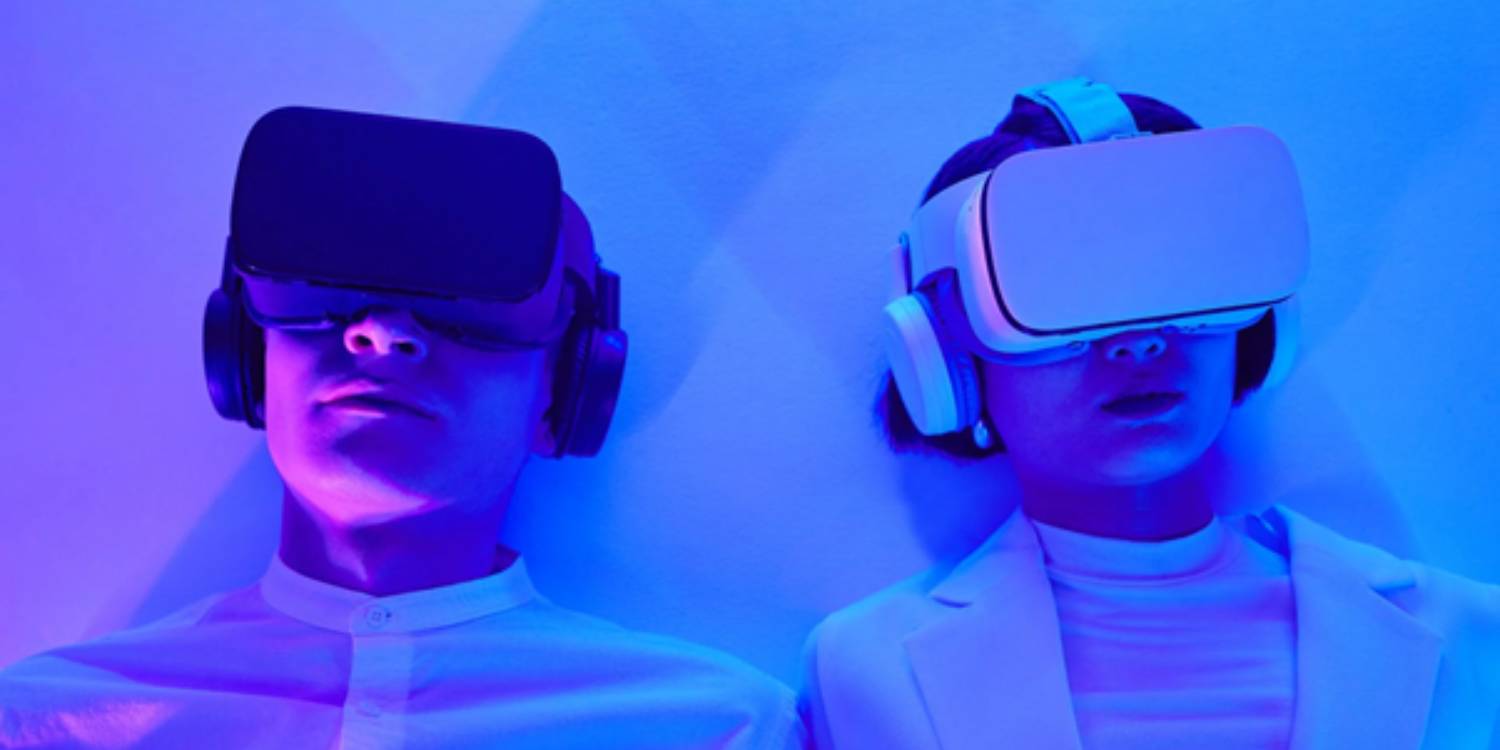 Enjoy the Quality of the Screen, Sound, and Memorable Moments in the VR Cam Chat