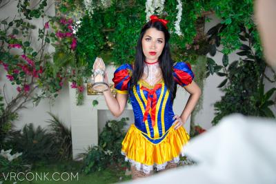 Snow White And Prince Charming (A Porn Parody) cosplay 4k vr xxx scene