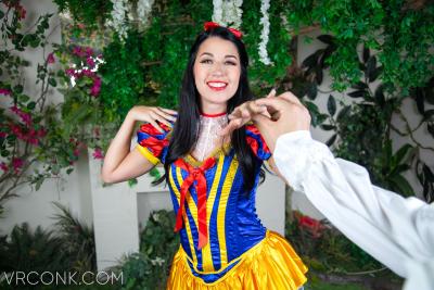 Snow White And Prince Charming (A Porn Parody) cosplay 5k vr porn video