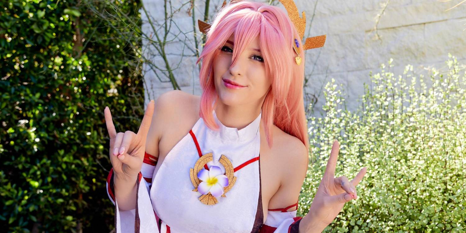 VR Conk's Girl of the Month: Melody Marks