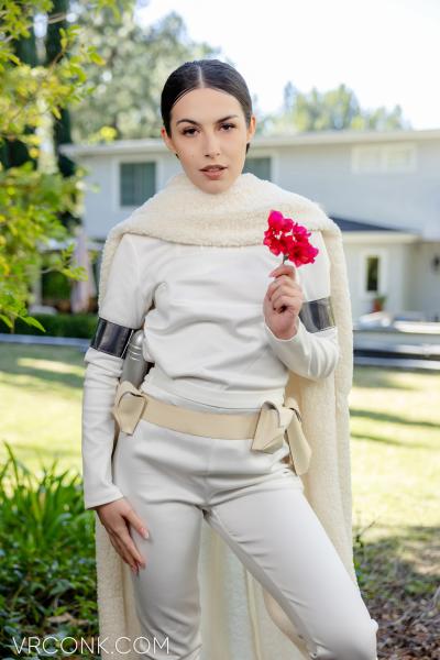 Chanel Camryn cosplay xxx