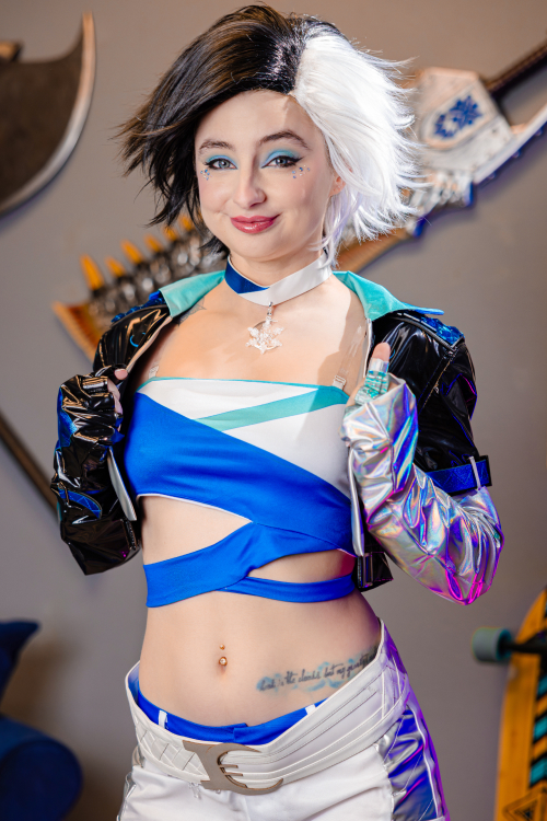 Stevie Moon VR Cosplay Pornstar