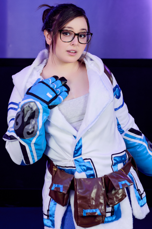 Leana Lovings VR Cosplay Porn Videos and Pics