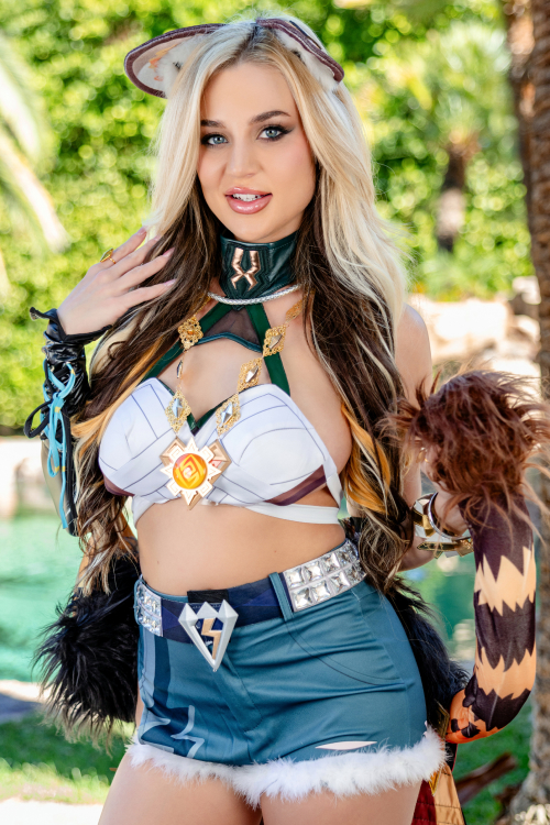 Blake Blossom VR Cosplay Porn Videos and Pics